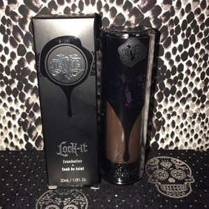 Kat Avon D lock it foundation